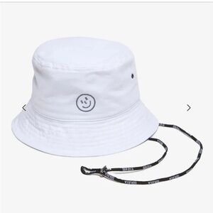ser.o.ya white washed denim bucket hat with drawstring detail size small medium